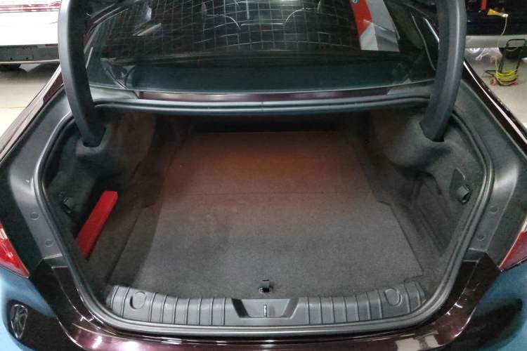 Used Jaguar XFL 2017 XFL 2.0T 200PS Luxury Edition Trunk
