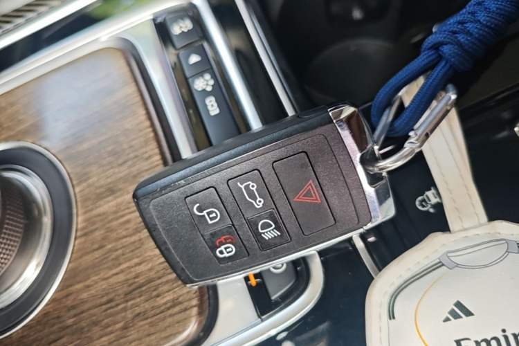 Used Jaguar XFL 2017 XFL 2.0T 200PS Elite Edition Vehicle Key