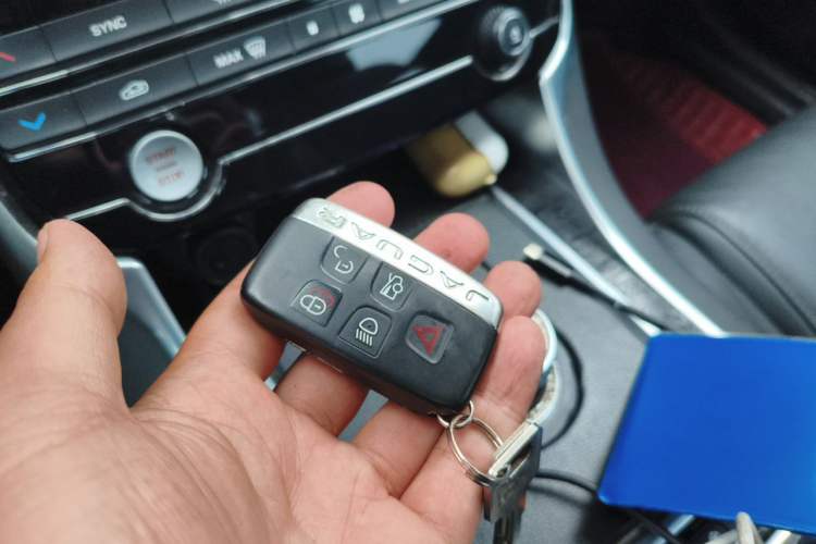 Used Jaguar XFL 2017 XFL 2.0T 200PS Elite Edition Vehicle Key