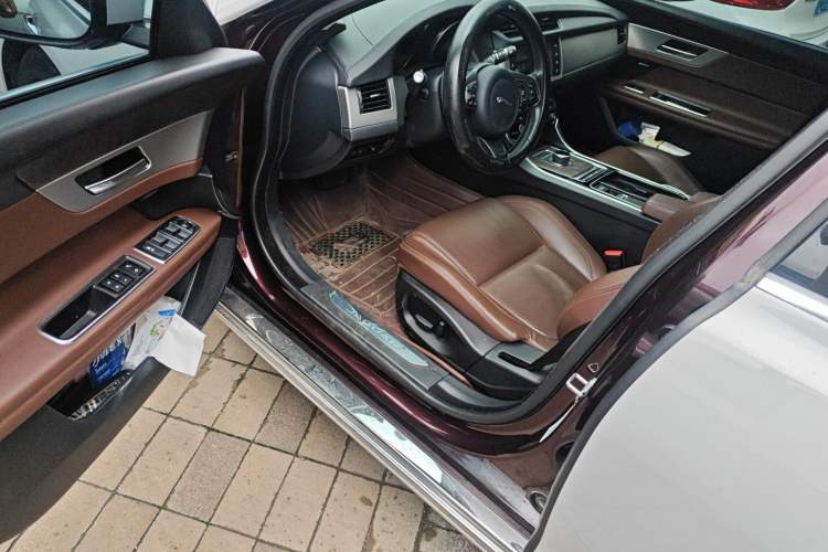Used Jaguar XFL 2017 XFL 2.0T 200PS Luxury Edition Driver Seat