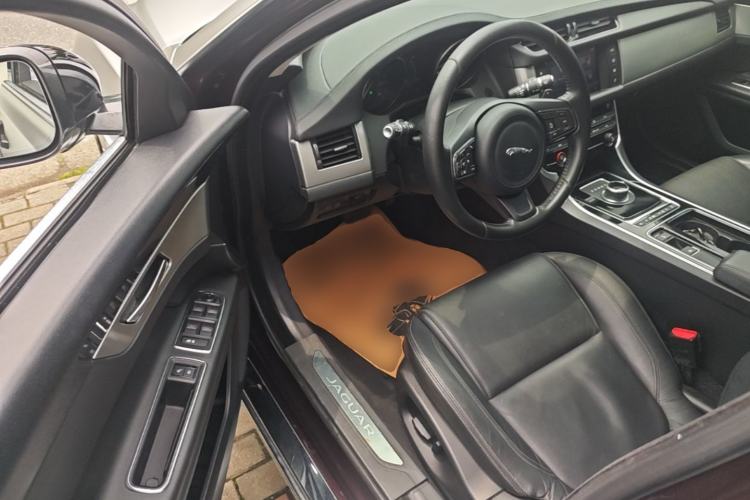 Used Jaguar XFL 2017 XFL 2.0T 200PS Windflower Edition Driver Seat