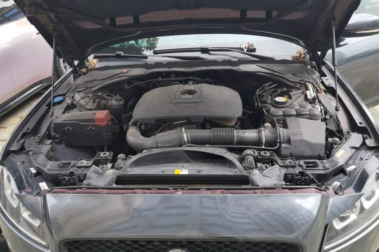 Used Jaguar XFL 2017 XFL 2.0T 200PS Luxury Edition Engine Bay