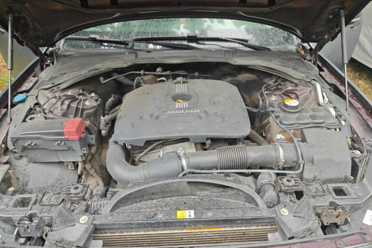 Used Jaguar XFL 2017 XFL 2.0T 200PS Windflower Edition Engine Bay