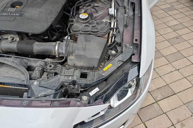 Used Jaguar XFL 2017 XFL 2.0T 200PS Luxury Edition Engine Bay Left