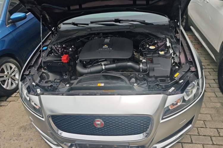 Used Jaguar XFL 2017 XFL 2.0T 200PS Windflower Edition Engine Bay
