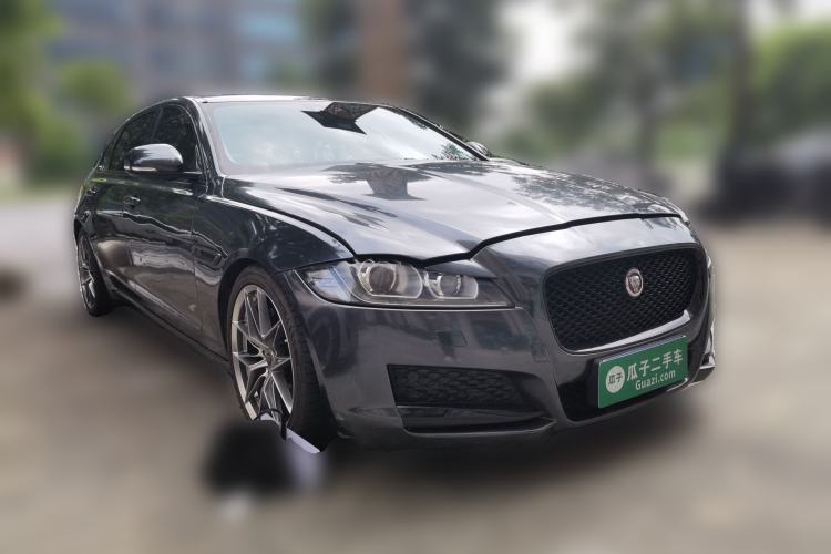 Used Jaguar XFL 2017 XFL 2.0T 200PS Luxury Edition Front Right 45 Deg