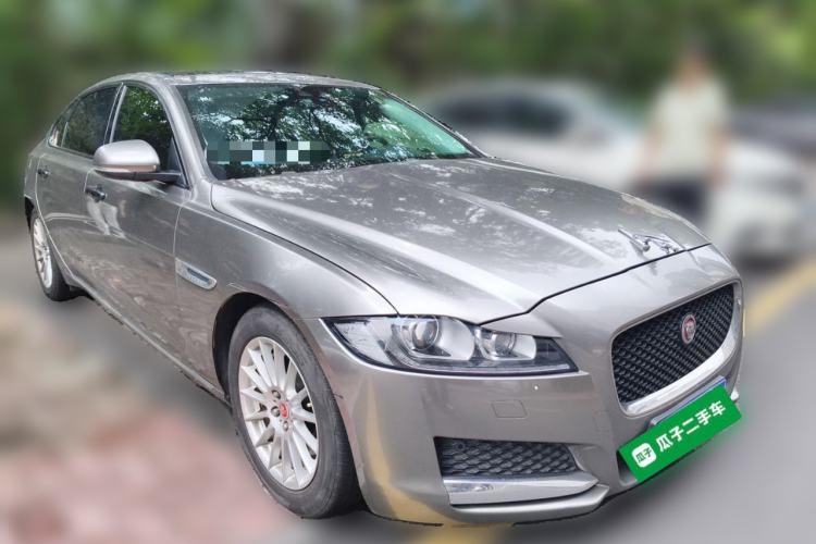 Used Jaguar XFL 2017 XFL 2.0T 200PS Luxury Edition Front Right 45 Deg