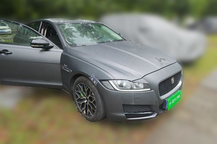 Used Jaguar XFL 2017 XFL 2.0T 200PS Windflower Edition Front Right 45 Deg