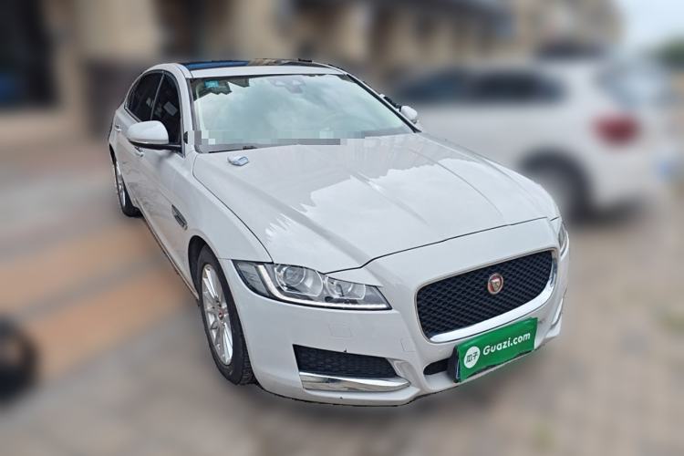 Used Jaguar XFL 2017 XFL 2.0T 200PS Luxury Edition Front Right 45 Deg