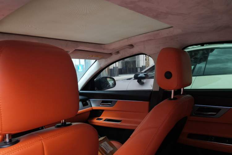 Used Jaguar XFL 2017 XFL 2.0T 200PS Luxury Edition Headliner