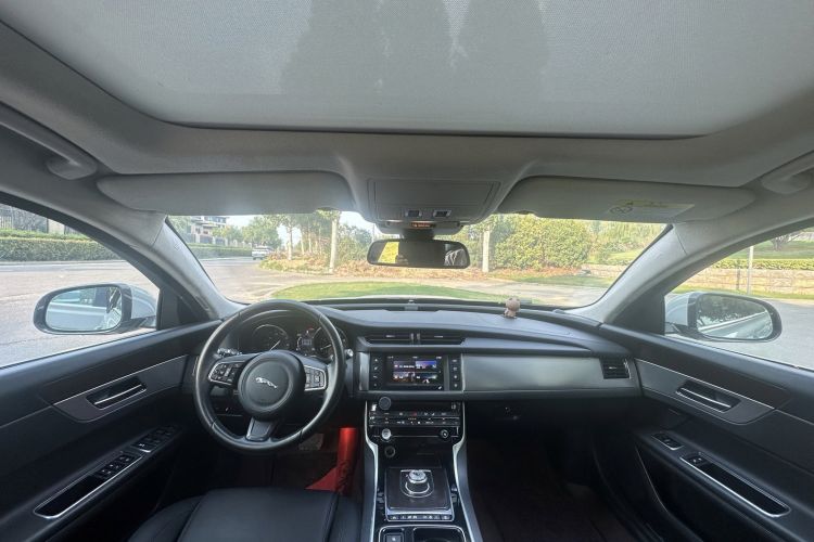 Used Jaguar XFL 2017 XFL 2.0T 200PS Elite Edition Headliner