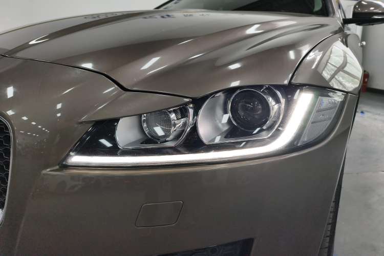 Used Jaguar XFL 2017 XFL 2.0T 240PS Luxury Edition Left Front Headlight