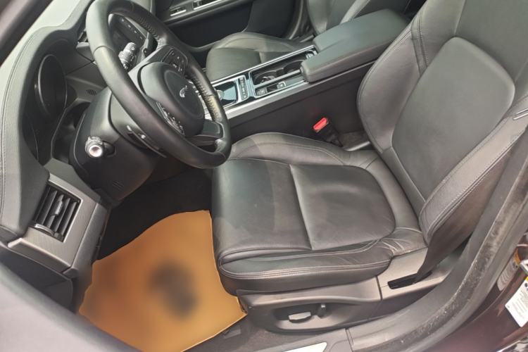 Used Jaguar XFL 2017 XFL 2.0T 200PS Windflower Edition Left Front Seat