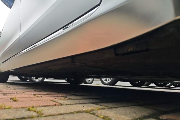 Used Jaguar XFL 2017 XFL 2.0T 200PS Windflower Edition Left Side Sill