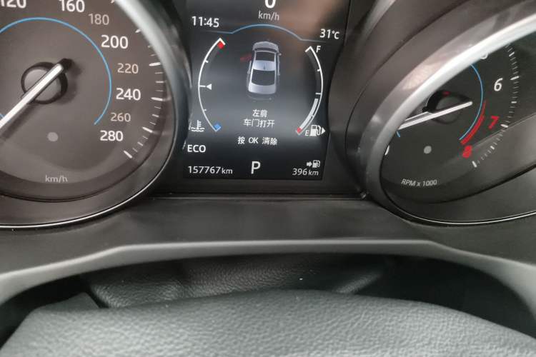 Used Jaguar XFL 2017 XFL 2.0T 200PS Luxury Edition Odometer Close Up