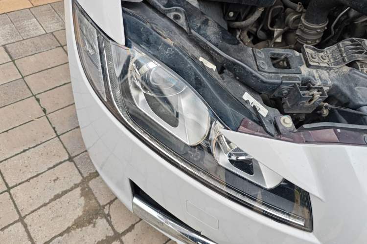 Used Jaguar XFL 2017 XFL 2.0T 200PS Luxury Edition Right Front Headlight