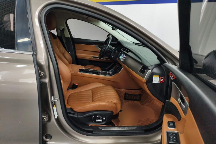 Used Jaguar XFL 2017 XFL 2.0T 240PS Luxury Edition Right Front Seat