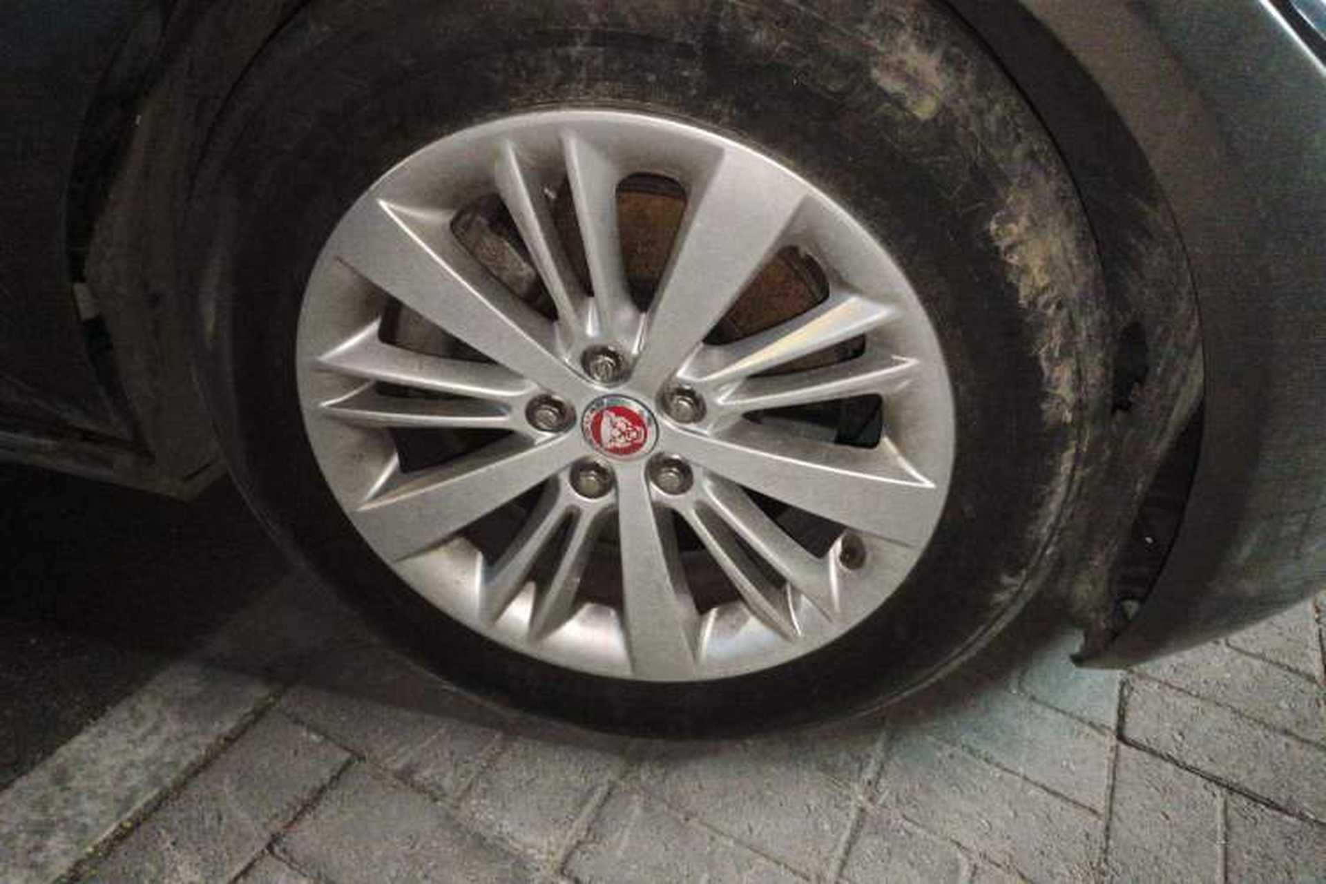 Used Jaguar XFL 2017 XFL 2.0T 240PS Luxury Edition Right Front Wheel Hub