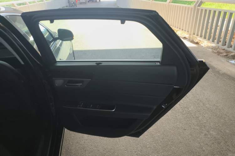 Used Jaguar XFL 2017 XFL 2.0T 200PS Elite Edition Right Rear Door Interior