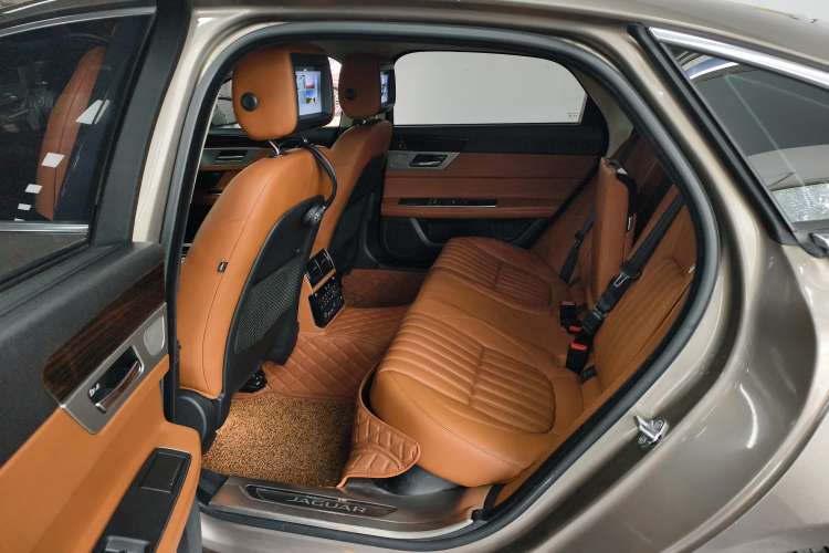 Used Jaguar XFL 2017 XFL 2.0T 240PS Luxury Edition Right Rear Seat