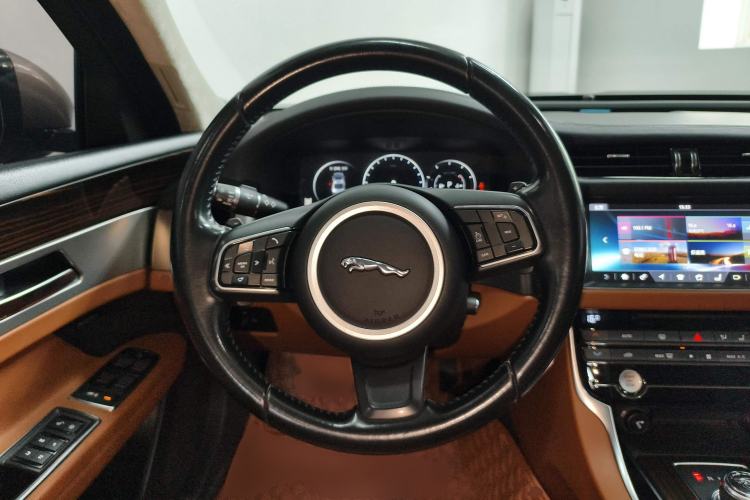 Used Jaguar XFL 2017 XFL 2.0T 240PS Luxury Edition Steering Wheel