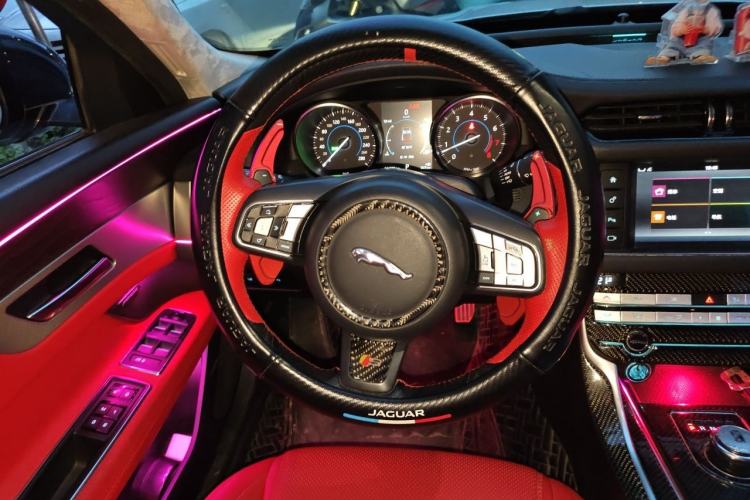 Used Jaguar XFL 2017 XFL 2.0T 200PS Luxury Edition Steering Wheel