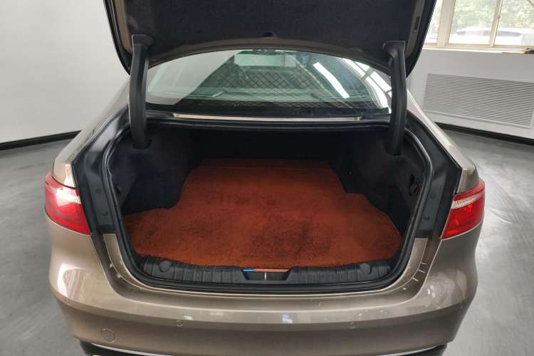 Used Jaguar XFL 2017 XFL 2.0T 240PS Luxury Edition Trunk