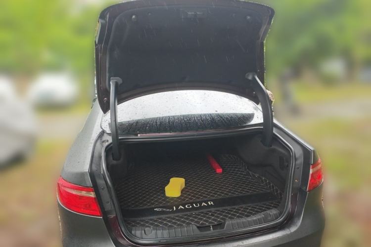 Used Jaguar XFL 2017 XFL 2.0T 200PS Windflower Edition Trunk