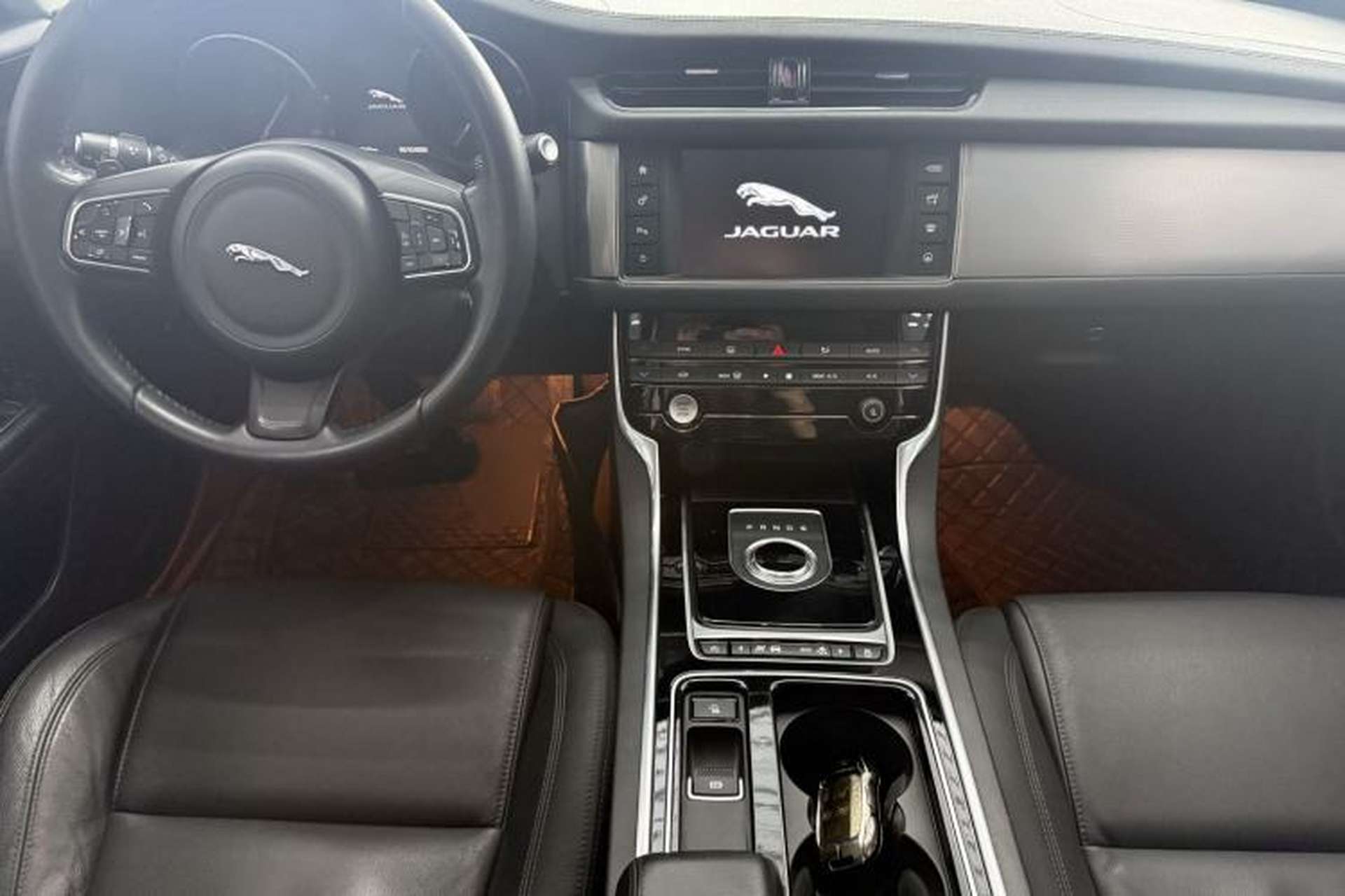 Used Jaguar XFL 2017 XFL 2.0T 200PS Windflower Edition Audio And AC Panel