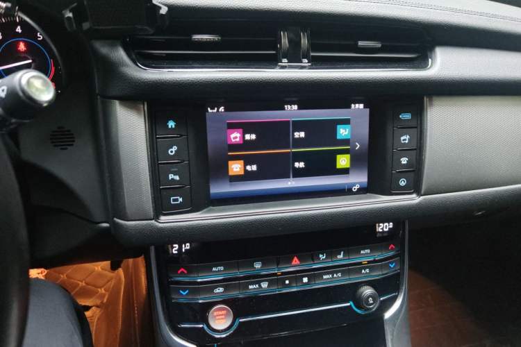 Used Jaguar XFL 2017 XFL 2.0T 240PS Luxury Edition Audio And AC Panel