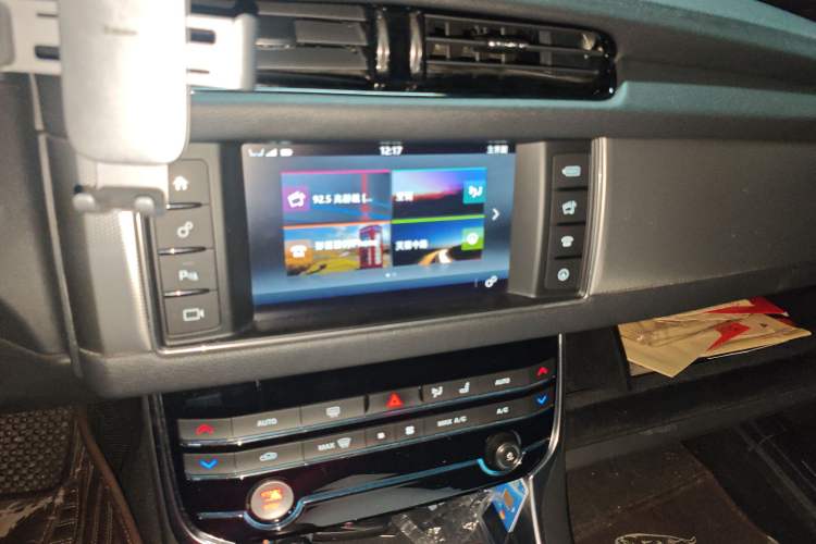 Used Jaguar XFL 2017 XFL 2.0T 240PS Luxury Edition Audio And AC Panel