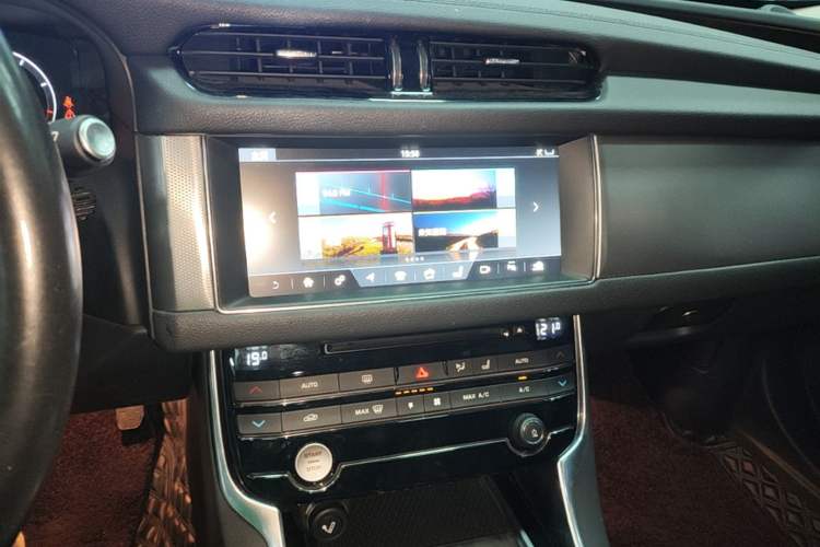 Used Jaguar XFL 2017 XFL 2.0T 240PS Premium Edition Audio And AC Panel