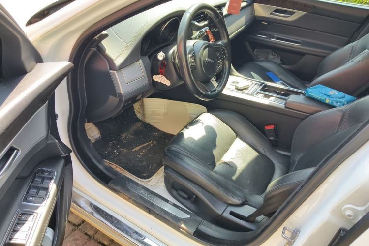 Used Jaguar XFL 2017 XFL 2.0T 240PS Luxury Edition Driver Seat