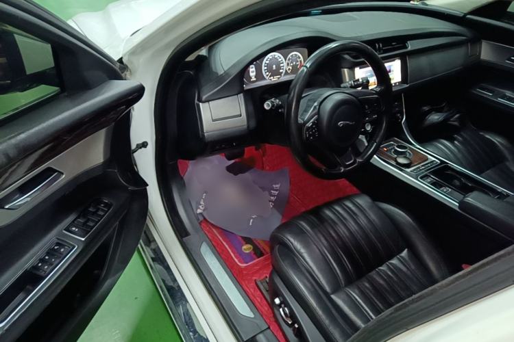 Used Jaguar XFL 2017 XFL 2.0T 240PS Luxury Edition Driver Seat