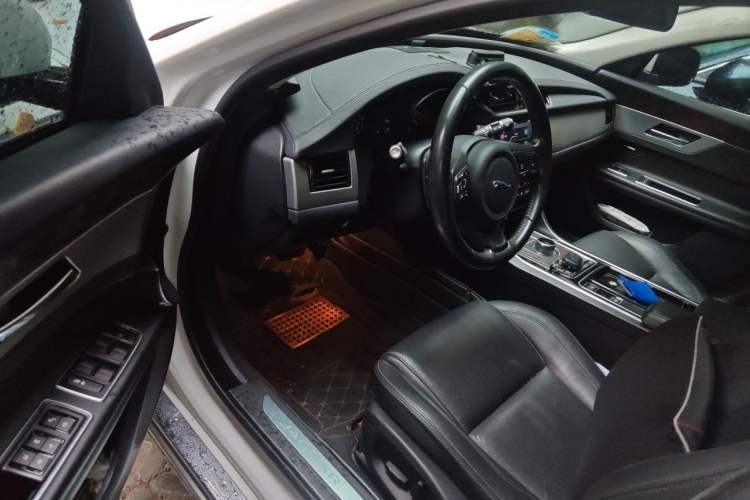 Used Jaguar XFL 2017 XFL 2.0T 240PS Luxury Edition Driver Seat