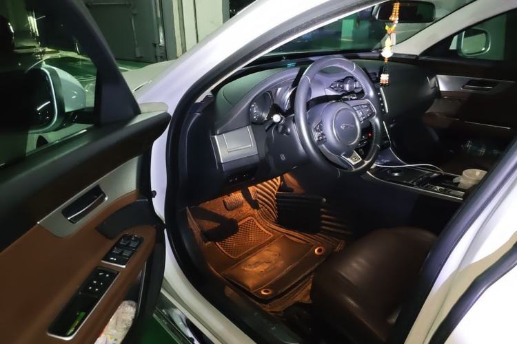 Used Jaguar XFL 2017 XFL 2.0T 240PS Luxury Edition Driver Seat