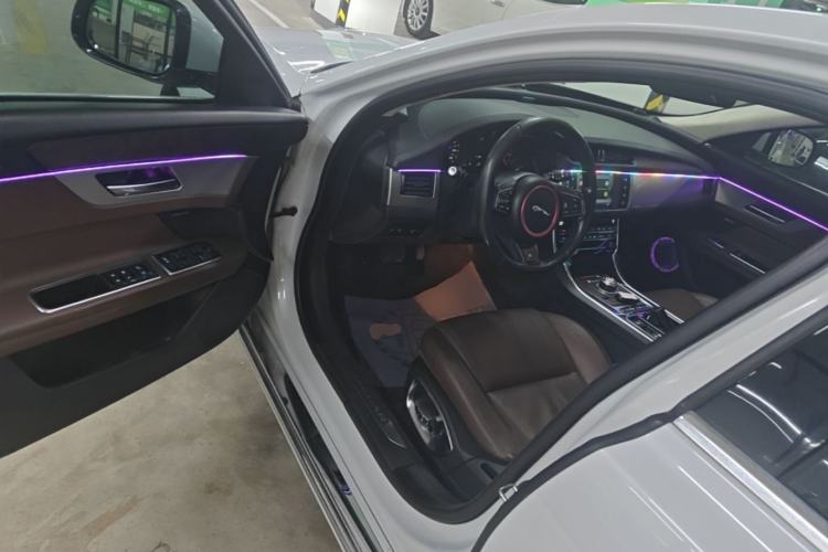 Used Jaguar XFL 2017 XFL 2.0T 200PS Luxury Edition Driver Seat