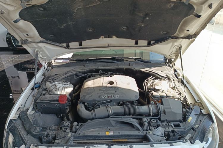 Used Jaguar XFL 2017 XFL 2.0T 240PS Luxury Edition Engine Bay
