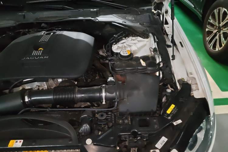 Used Jaguar XFL 2017 XFL 2.0T 240PS Luxury Edition Engine Bay Left