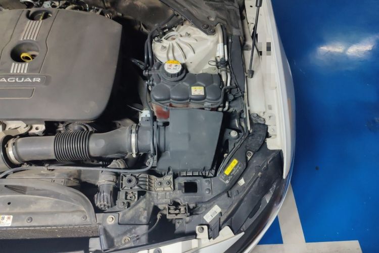 Used Jaguar XFL 2017 XFL 2.0T 240PS Luxury Edition Engine Bay Left