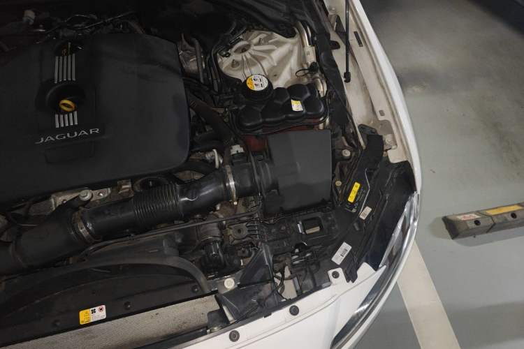 Used Jaguar XFL 2017 XFL 2.0T 200PS Luxury Edition Engine Bay Left