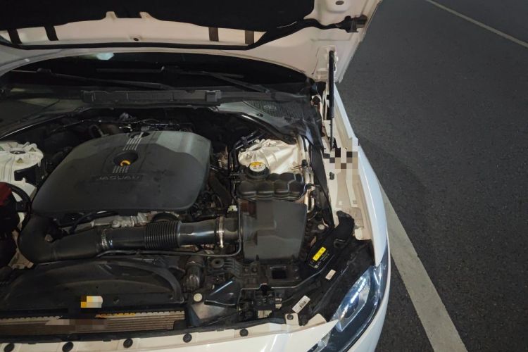 Used Jaguar XFL 2017 XFL 2.0T 240PS Luxury Edition Engine Bay Left