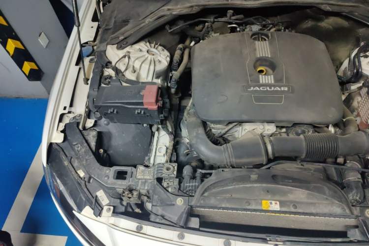 Used Jaguar XFL 2017 XFL 2.0T 240PS Luxury Edition Engine Bay Right