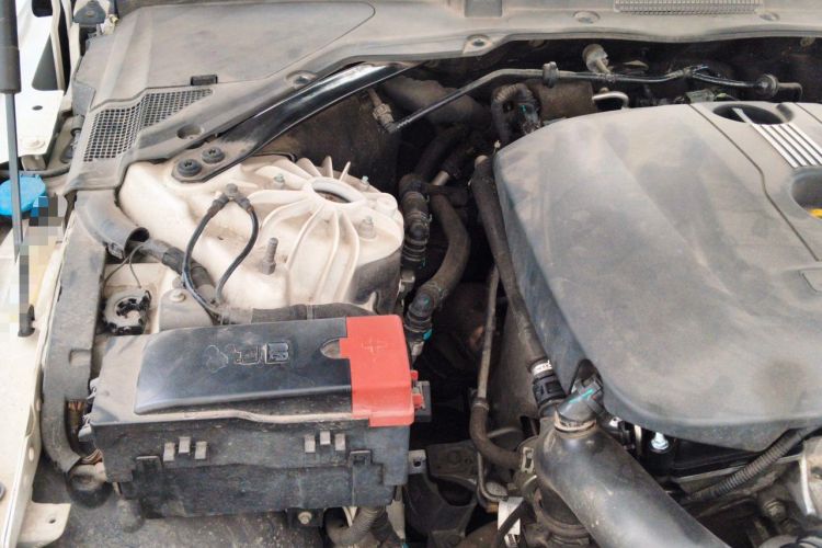 Used Jaguar XFL 2017 XFL 2.0T 200PS Elite Edition Engine Bay Right