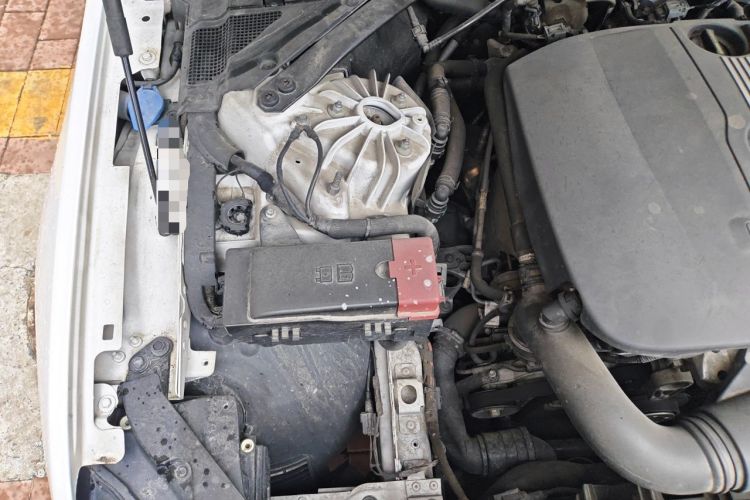 Used Jaguar XFL 2017 XFL 2.0T 240PS Luxury Edition Engine Bay Right