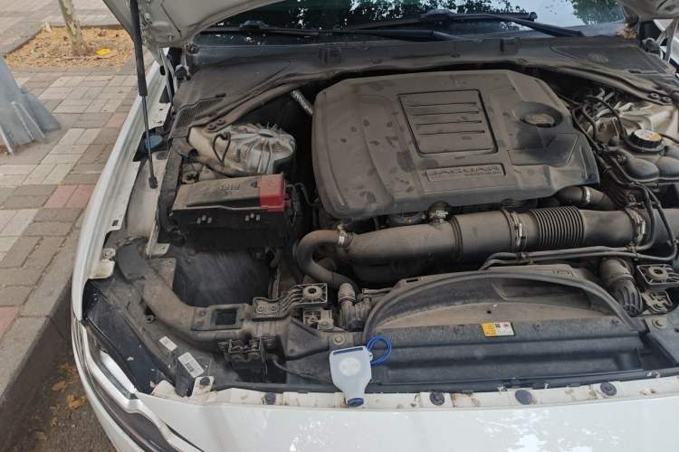 Used Jaguar XFL 2017 XFL 2.0T 240PS Luxury Edition Engine Bay Right