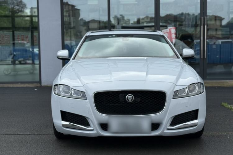Used Jaguar XFL 2017 XFL 2.0T 200PS Windflower Edition Exterior 2