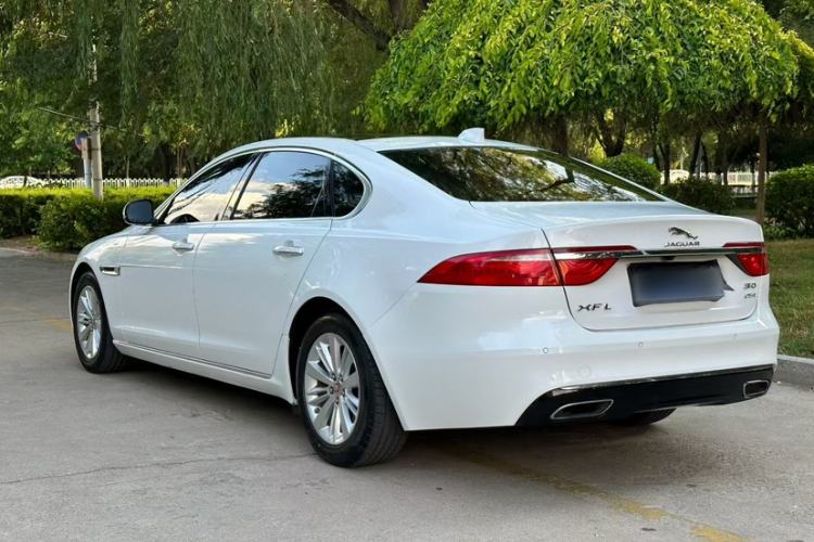 Used Jaguar XFL 2017 XFL 2.0T 240PS Premium Edition Exterior 3