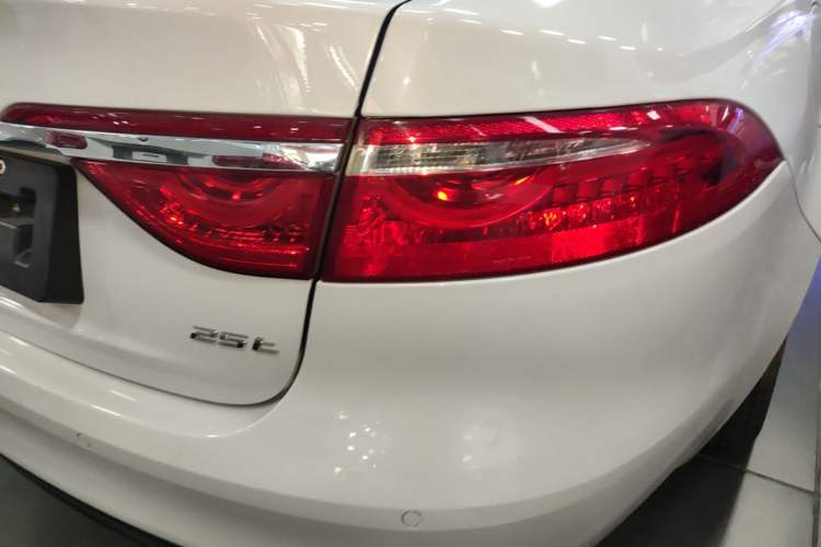 Used Jaguar XFL 2017 XFL 2.0T 240PS Premium Edition Exterior 3