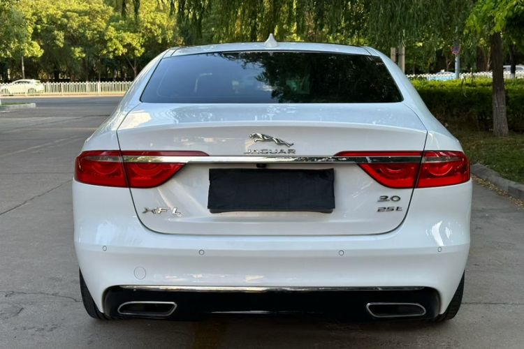 Used Jaguar XFL 2017 XFL 2.0T 240PS Premium Edition Exterior 4